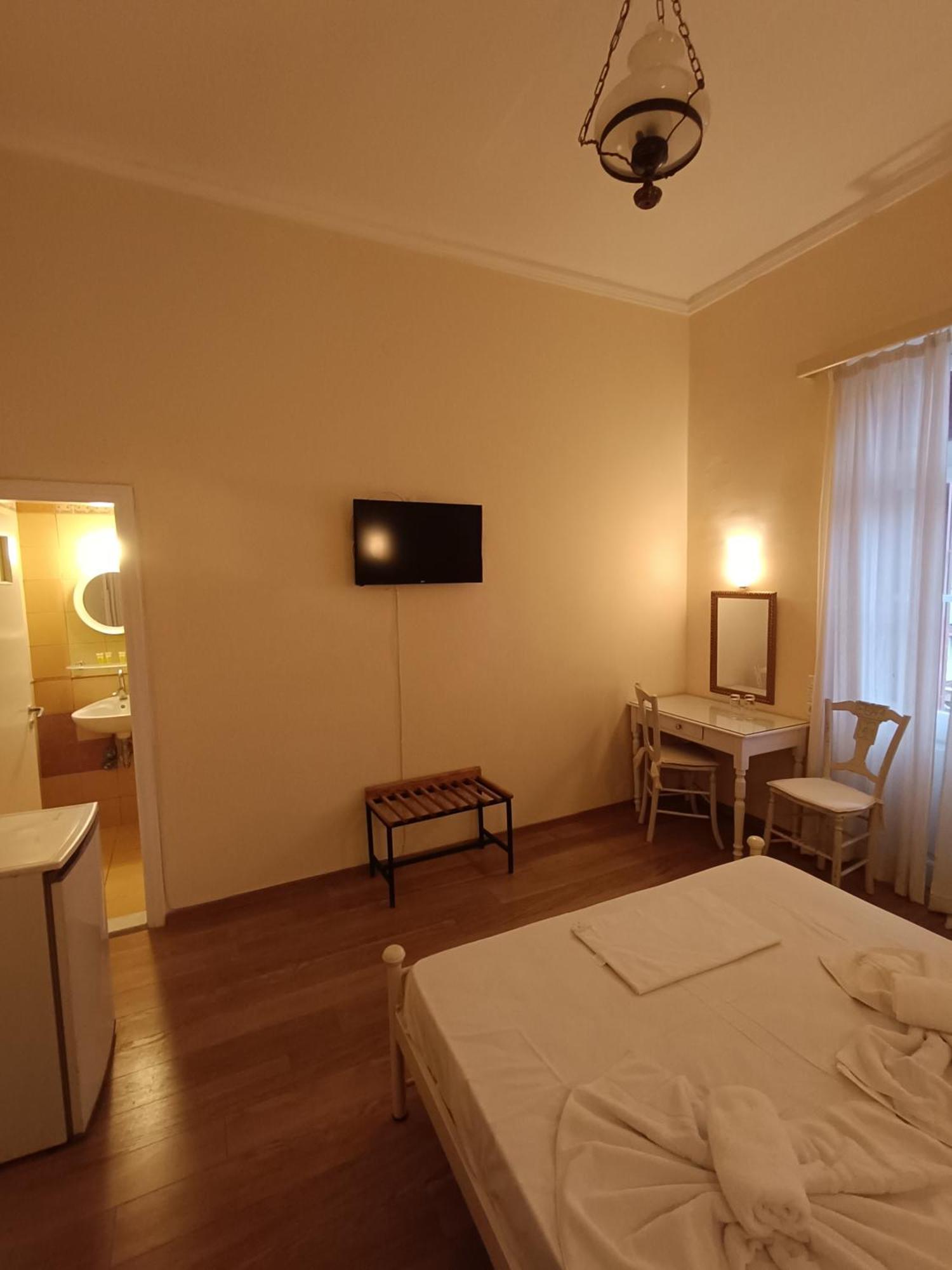 Anesis Hotel Lutrá Edipszú Kültér fotó